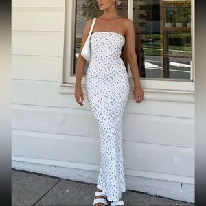 Princess Polly Oscar Maxi Dress White Floral - size 2